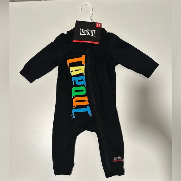 Tapout Other - Tapout Boys Black 3-6m Zip-up Hooded Bodysuit NWT